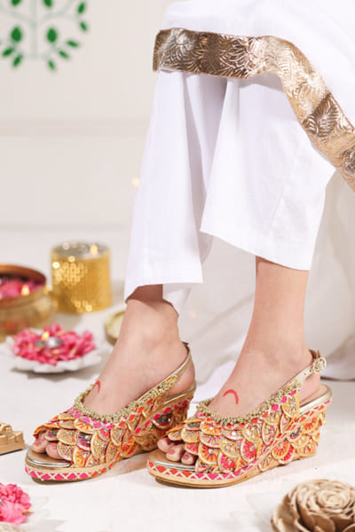 5 Elements by Radhika Gupta Gold bead embellished scallop textured wedges 5ELEJUN26D147448