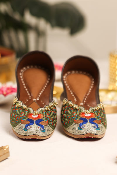 5 Elements by Radhika Gupta Multicolour embroidered peacock motif juttis 5ELESEP26D154691