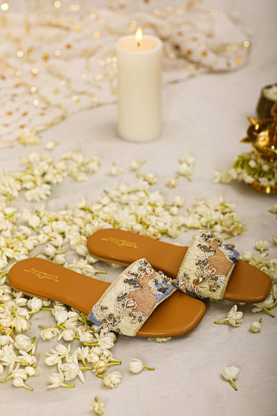 Multicolour sea horse and shell sliders