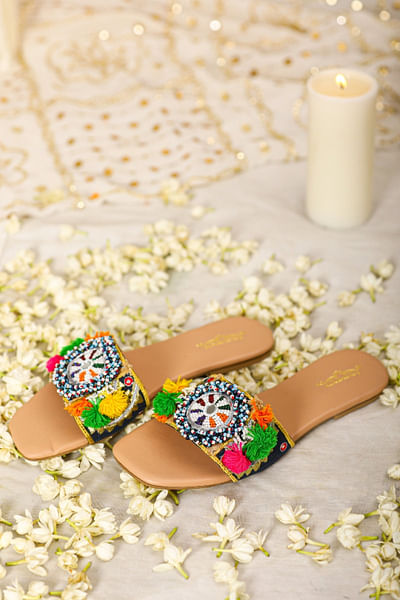 Multicolour tassel and bead sliders