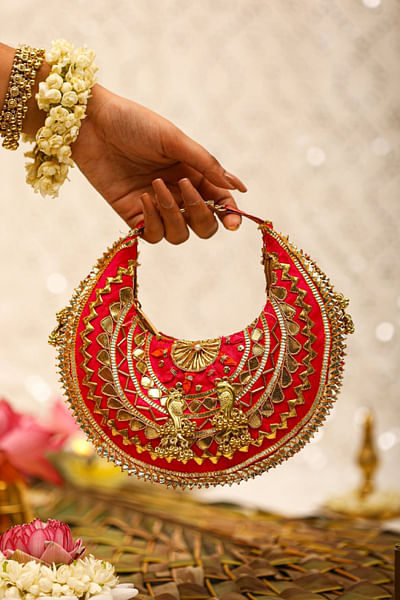 Red gota embroidered bird detail handbag