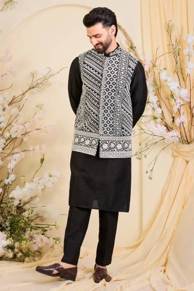 Kasbah Black hand embroidered Nehru jacket KASBJUL26D150151