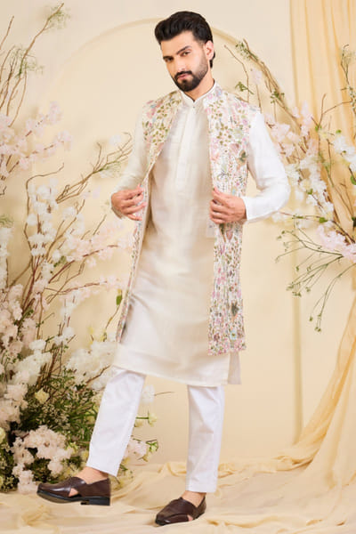 Kasbah White sequin embroidered open-jacket KASBJUL26D150124