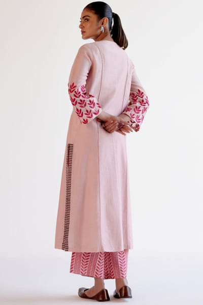 Devnaagri Blush pink pintuck kurta set DEVAPR25D123413