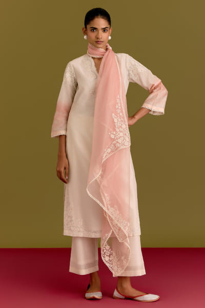 Devnaagri Ivory and pink dori embroidered kurta set DEVNJUN26D246657