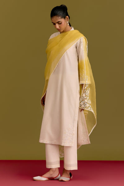 Devnaagri Ivory and yellow dori embroidered kurta set DEVNJUN26D246656