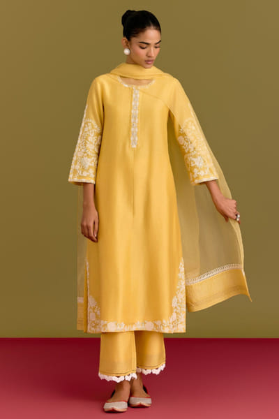 Devnaagri Yellow dori embroidered kurta set DEVNJUN26D246658