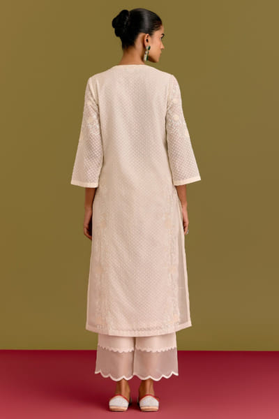 Devnaagri Ivory dori embroidered kurta set DEVNJUN26D246661