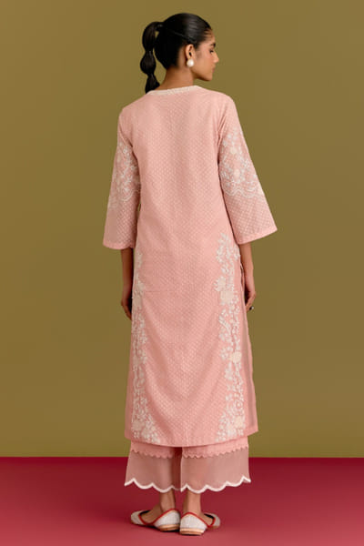 Devnaagri Pink dori embroidered kurta set DEVNJUN26D246660