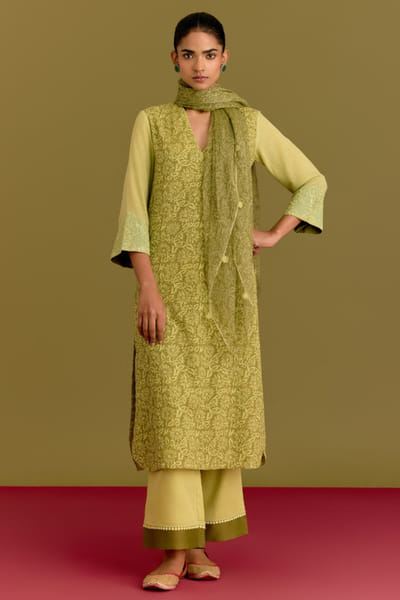 Devnaagri Green hand block printed embroidered kurta set DEVNJUN26D246664