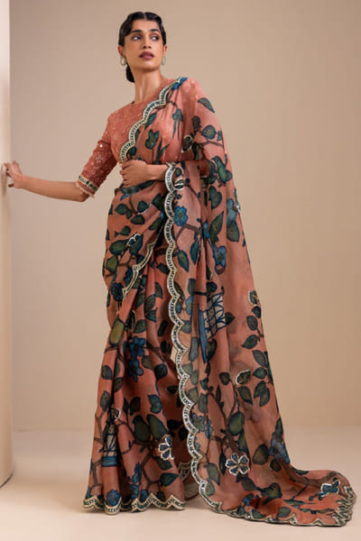 AAMRA BY LAVANYA Sandrose pink kalamkari embroidered sari set AAMRJUN26D147274