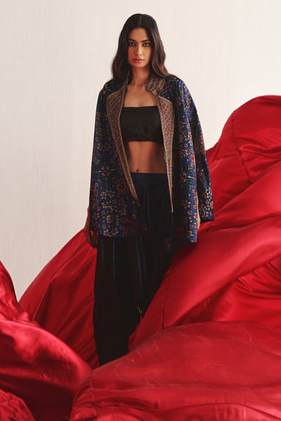 Black patola woven marodi work cape set