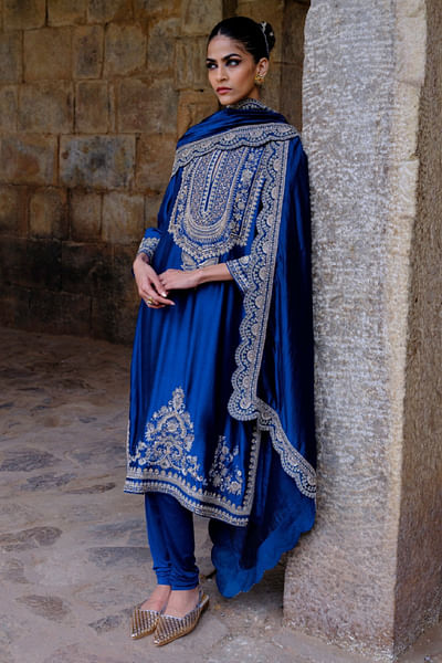 Blue zardozi embroidered kurta set