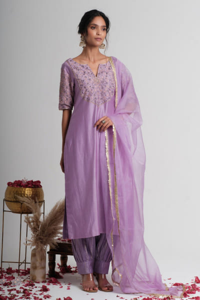 Muditaa By Urmila Lavender embroidered kurta set MUDAUG25D134138