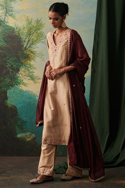 Maroon thread embroidered dupatta