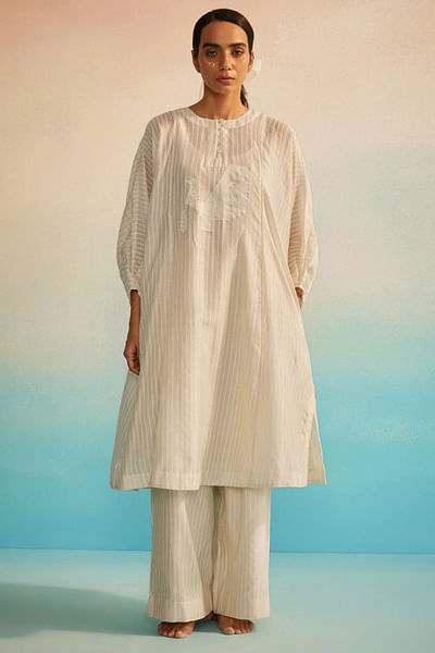 Ivory appliqué and striped dolman kurta
