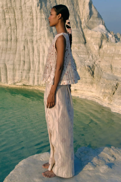 Ivory floral screen-printed ruched top