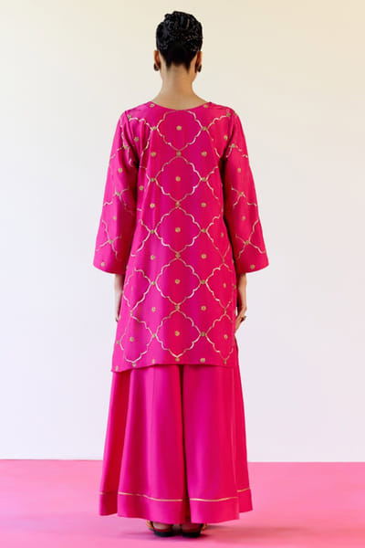 Amisha Kothari Hot pink-orange embroidered kurta sharara set AMIJAN26D136191