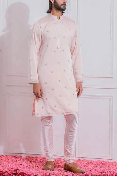Ankit V Kapoor Powder pink embroidered kurta set AKVAVKKUPHW020