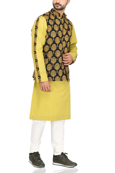 Ankit V Kapoor Mughal tree printed bandi set AKVNJMLBTRE