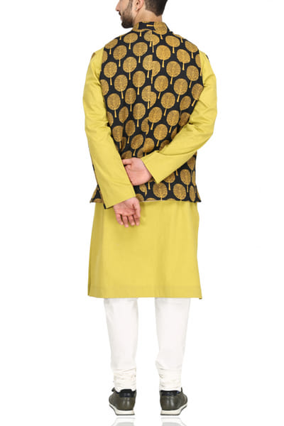 Ankit V Kapoor Mughal tree printed bandi set AKVNJMLBTRE
