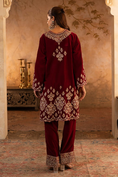 Angad Singh Rani pink embroidered velvet kurta set ANGAJUL26D148931