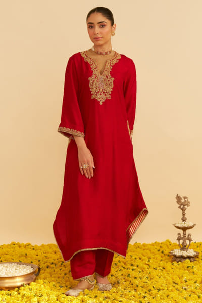 Sheetal Batra Deep red kiran dori embroidered kaftan set SHEAUG25D134272
