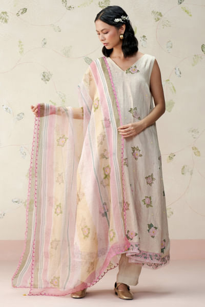 Baby pink block printed embroidered dupatta