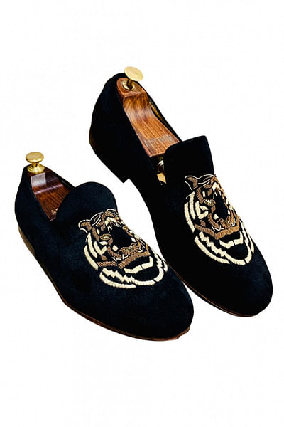 Black hand embroidered loafers