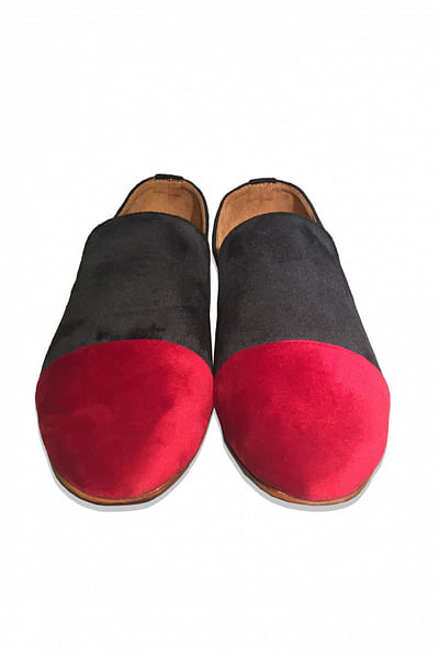 Red & black colour-blocked loafer
