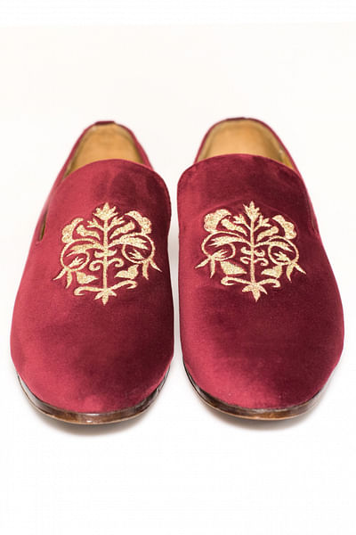 Maroon embroidered velvet loafers