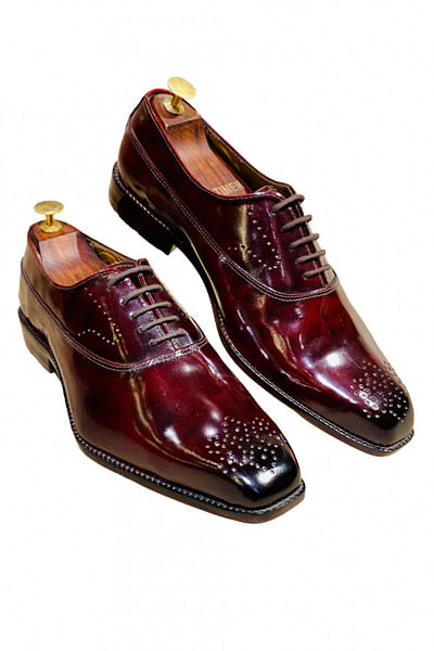 Cherry brushed derby shoes