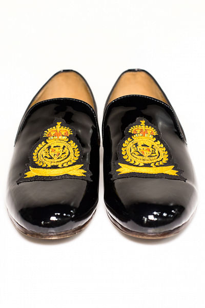 Black leather embroidered loafer