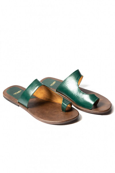 Green leather T slippers