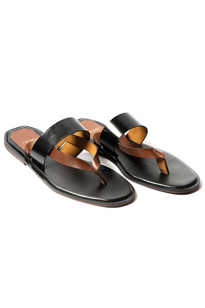 Black and brown leather V slippers