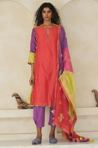 Swatti Kapoor Multicolour embroidered chanderi kurta SWAMAR26D241153