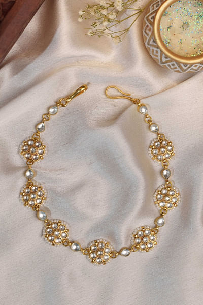 White kundan embellished sheeshphool