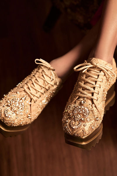 Gold jadau chand embellished wedge sneakers