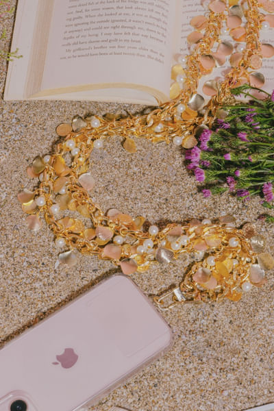 Gold beads embellished mobile chain