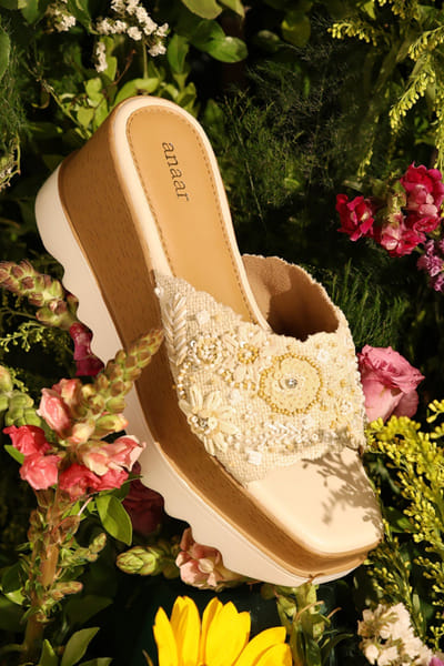 Anaar Beige floral embroidered wedges ANAAJUN26D146893