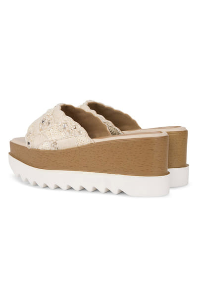 Anaar Off-white embellished and textured wedges ANAAJUN26D146894