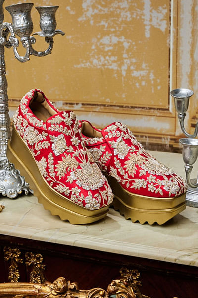 Red floral dabka pitta-zardozi wedge sneakers