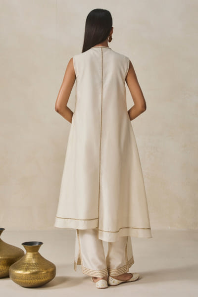 Nitika Gujral Ivory applique kurta and palazzo set NITIJUN26D146420