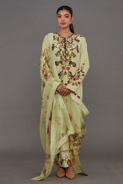 Anamika Khanna Yellow floral print embellished kurta set ANAMAPR26D142510