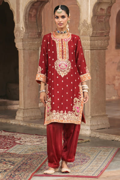 Sheetal Batra Deep red embroidered kurta set SHESEP25D135079