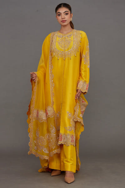 Anamika Khanna Yellow embroidered long kurta set ANMAPR26D143072