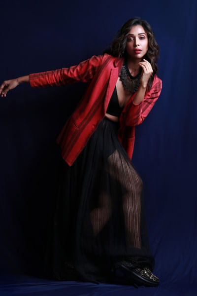 Black gota embellished sneakers