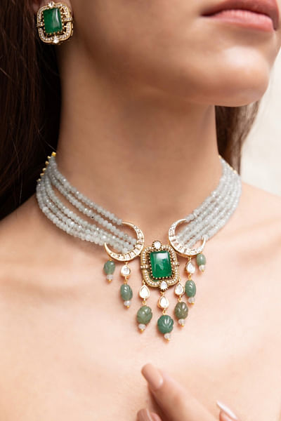 Green gemstone embellished necklace set