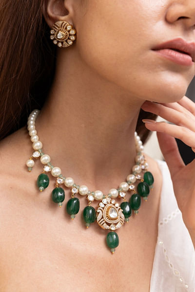 Green bead embellished neckalace set