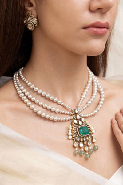 Green pearl necklace set